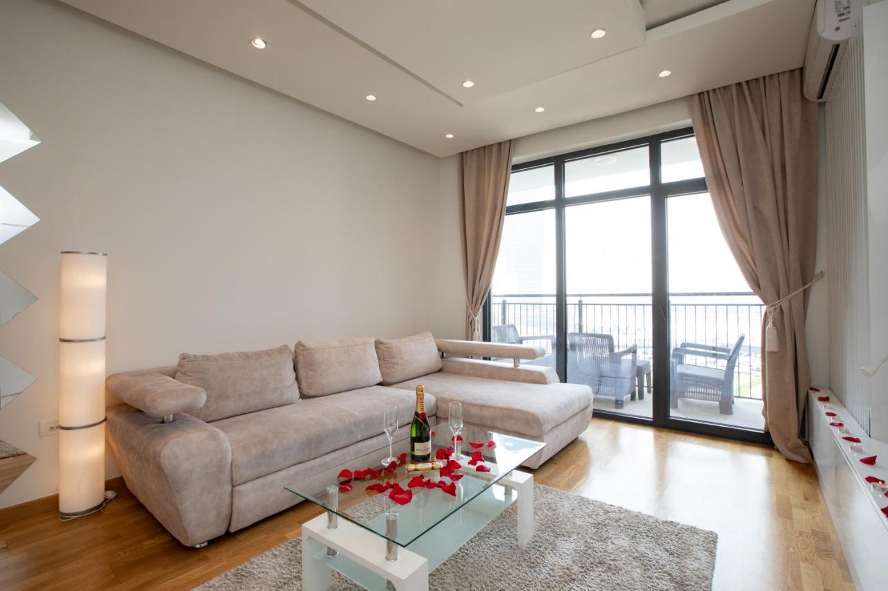Waterfront - River View *